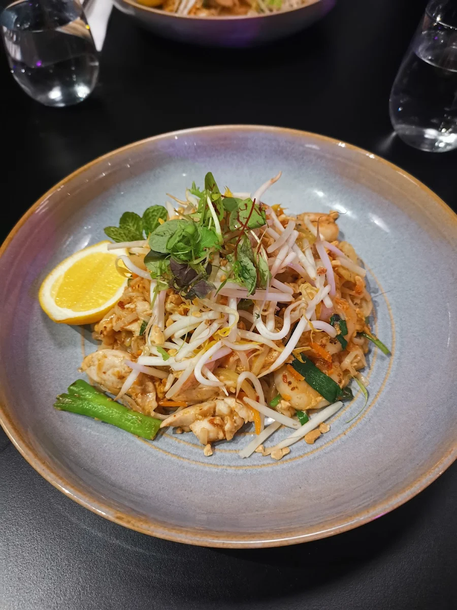 Pad Thai Chicken & Prawns