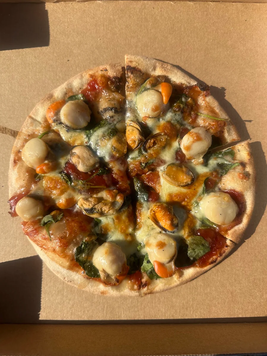 Seafood Pizza