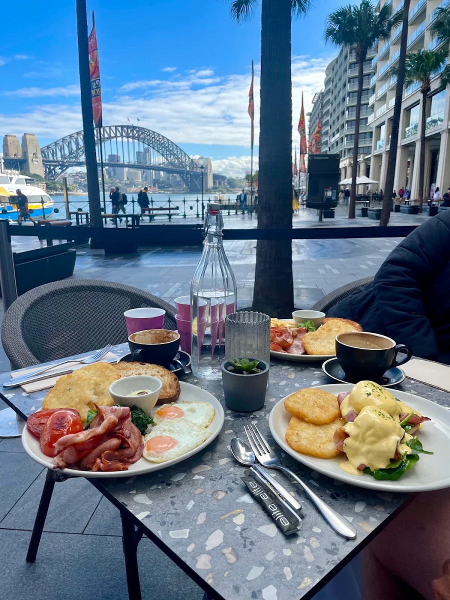 Highlights, Caffe Gigi