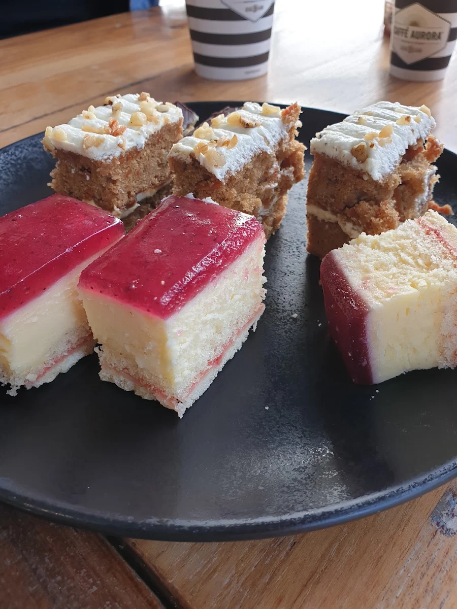 Cakes, Hungry Baker & Co