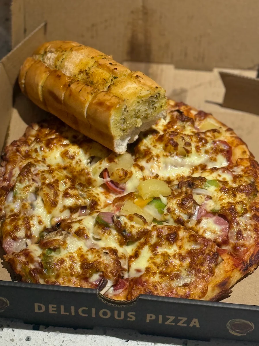 Highlights, Holyland Kebab and Pizza