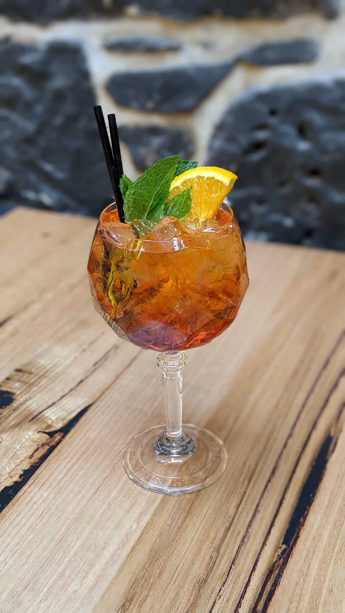Aperol Spritz, Captain Melville