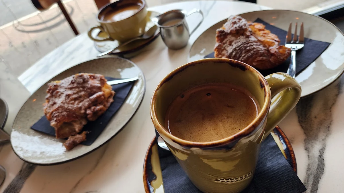 Highlights, Deloraine Espresso