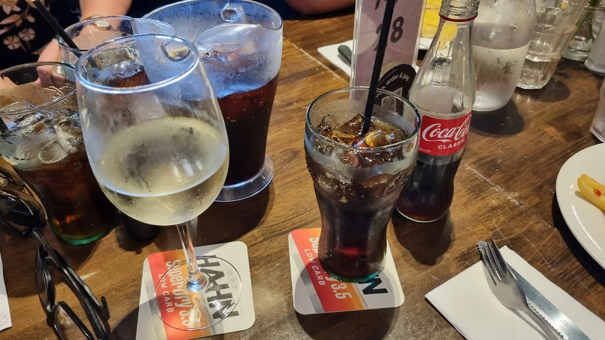 Various Drinks, Albany Creek Tavern