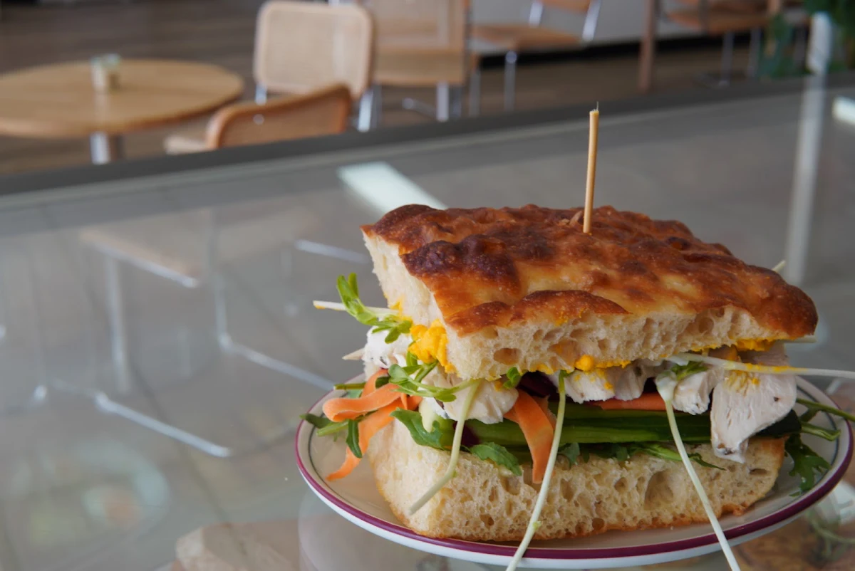 Highlights, Quite Contrary Cafe