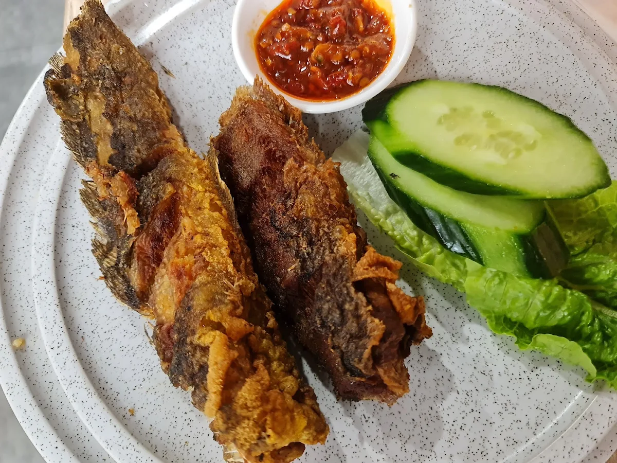 Fried Catfish, Nelayan Restaurant