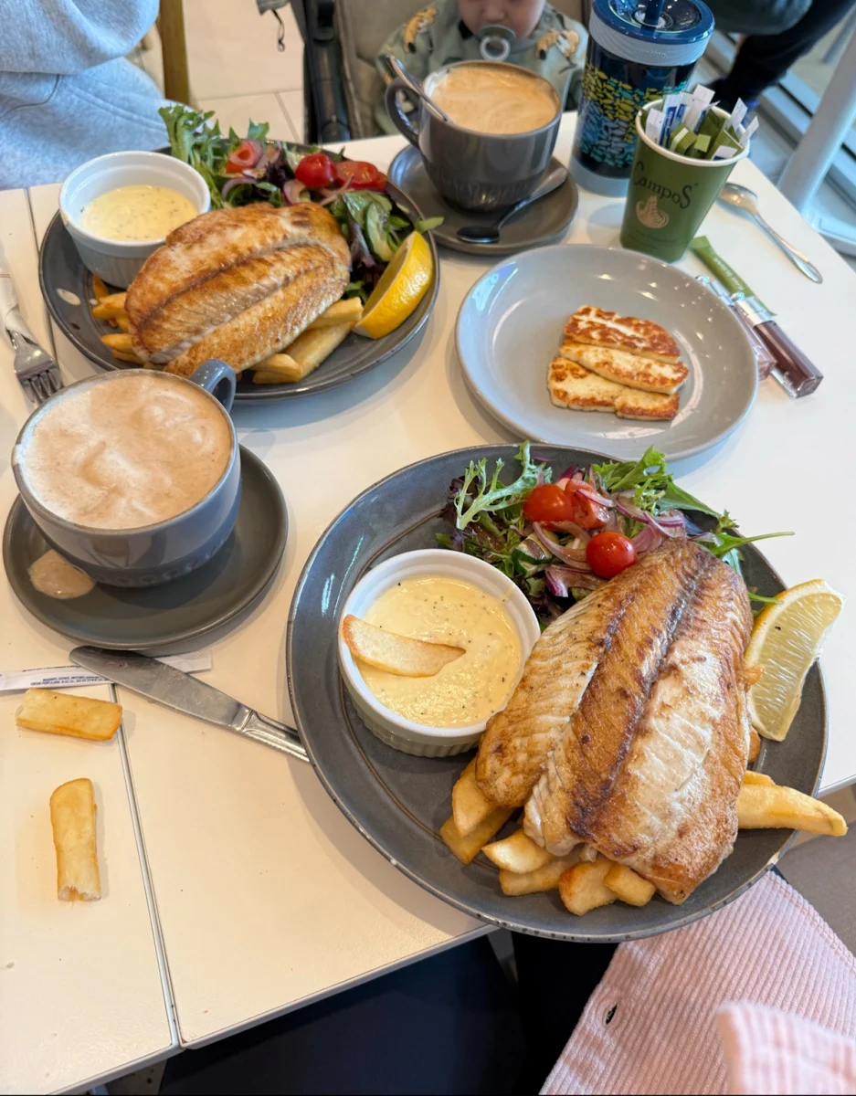 Fresh Fish, Cafe Lelunar