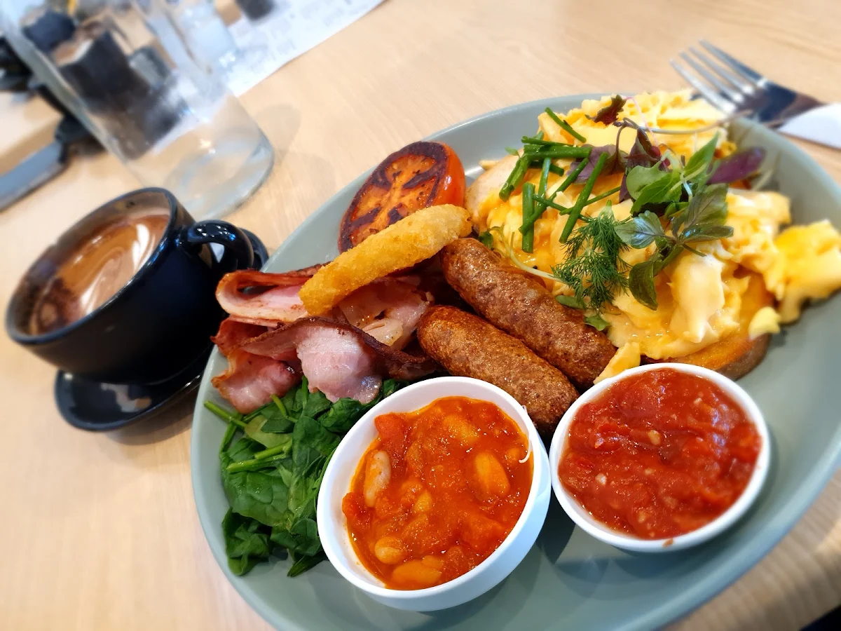 Highlights, The Lounge Café and Eatery