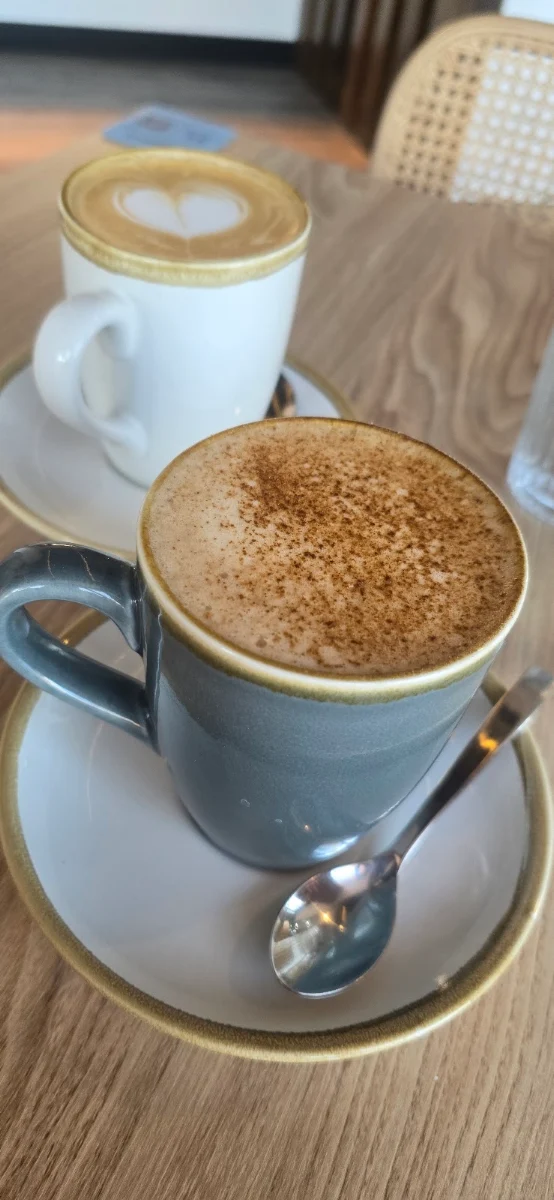 Flat White, Turquoise Mandurah