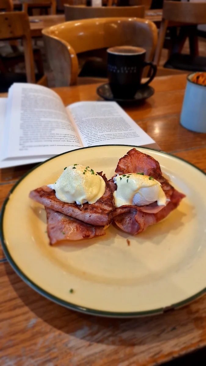 Highlights, The Corner Cafe