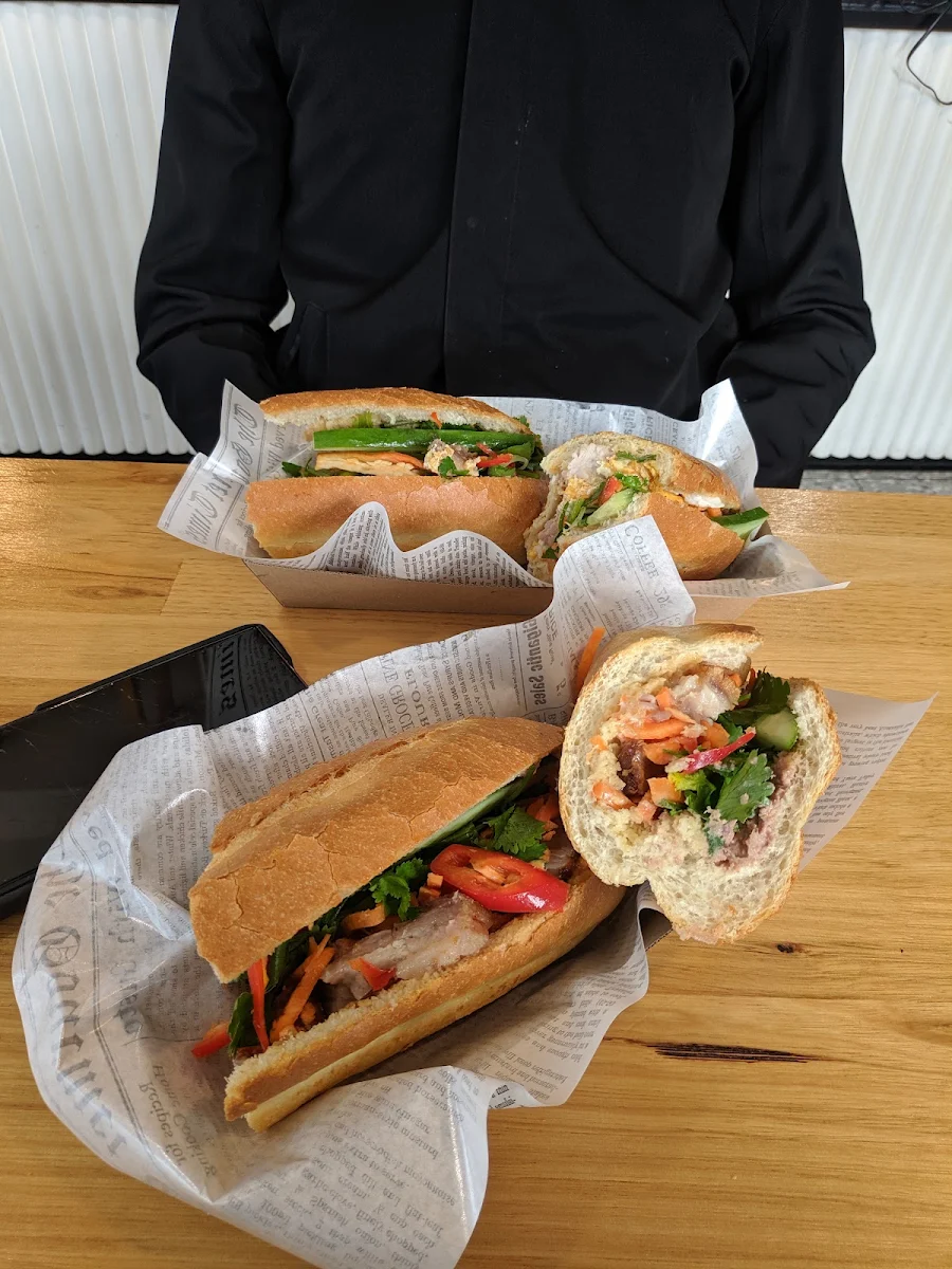 Bánh MÌ Thit Traditional