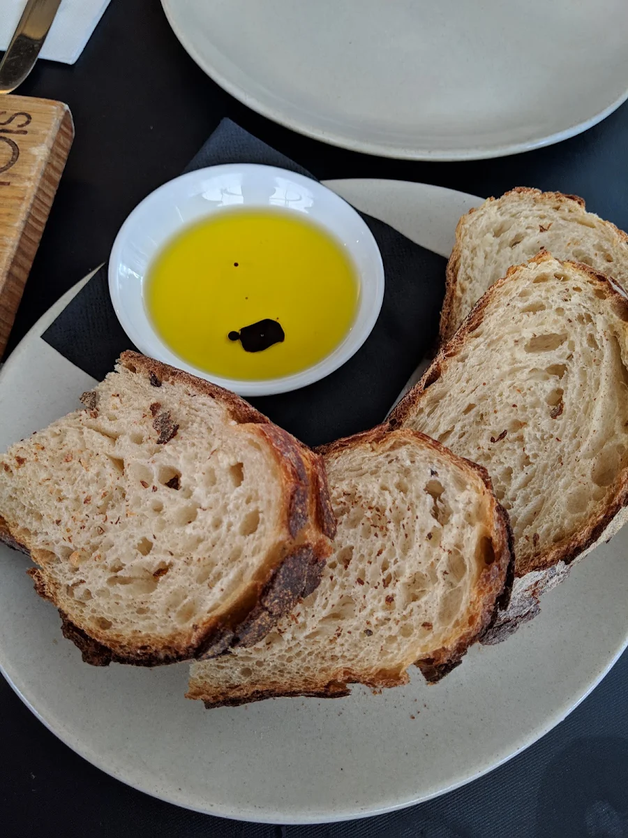 Sourdough, Foys Kirribilli