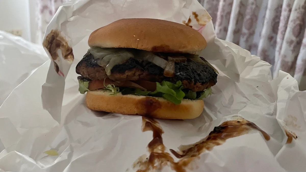 Burger with Cheese, Maddigan's Seafood