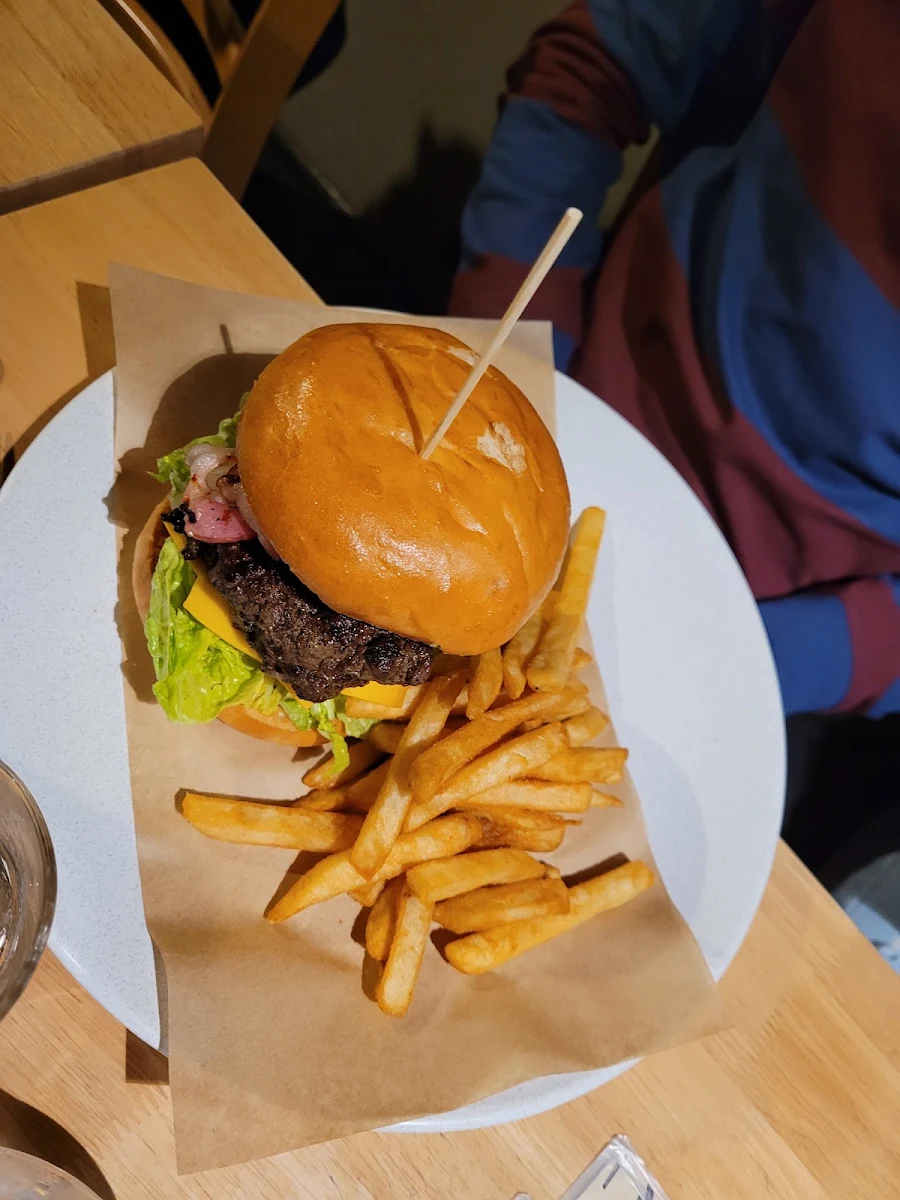 Beef Burger, Tudor Hotel Tamworth