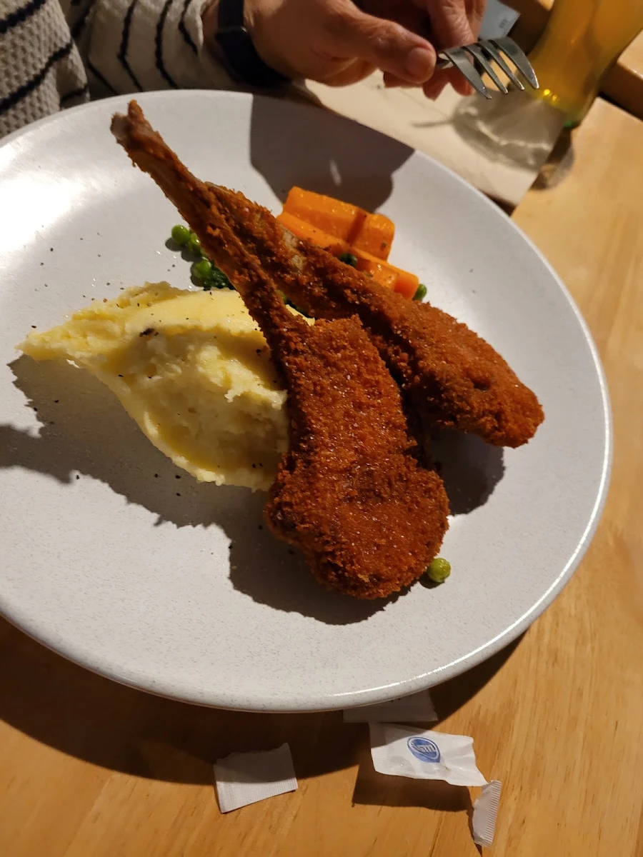 Crumbed Lamb Cutlets, Tudor Hotel Tamworth
