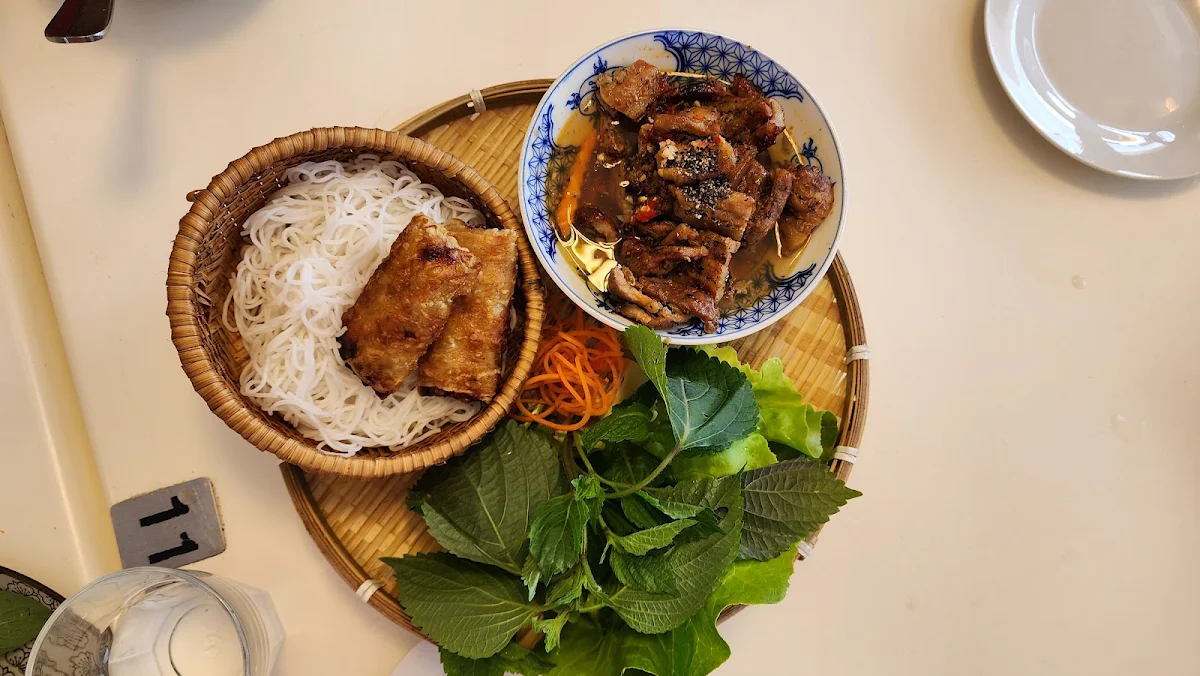 Highlights, Bong's Cafe and Restaurant