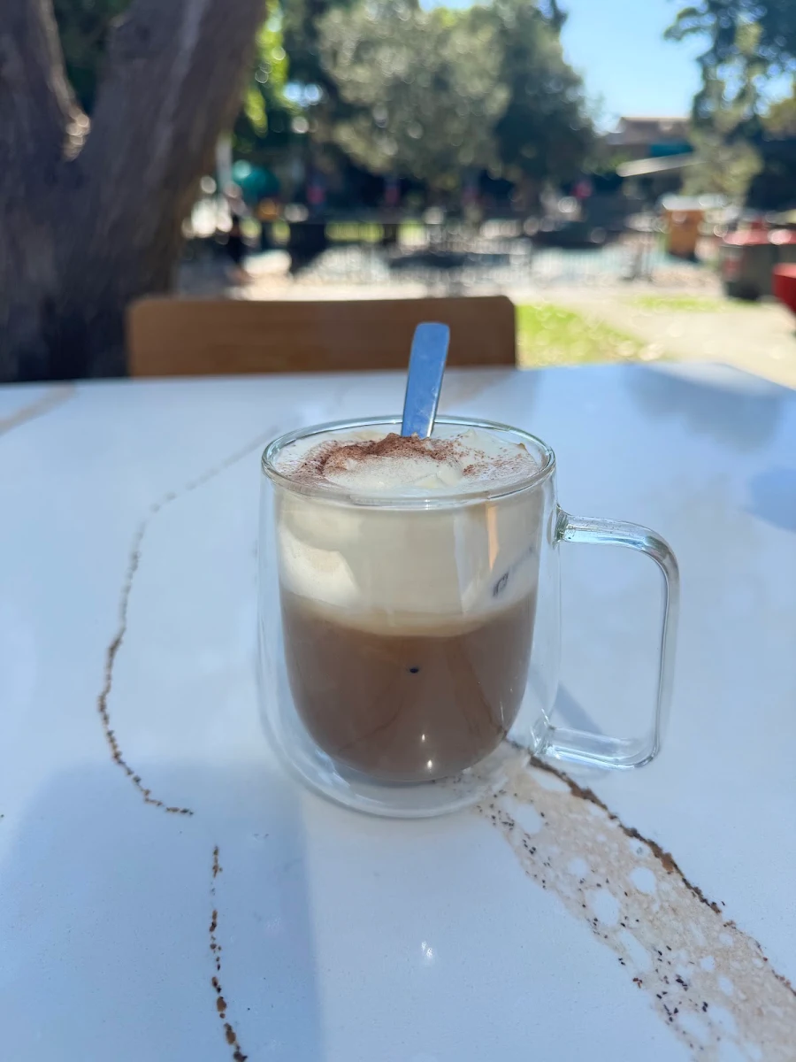 Highlights, Bong's Cafe and Restaurant
