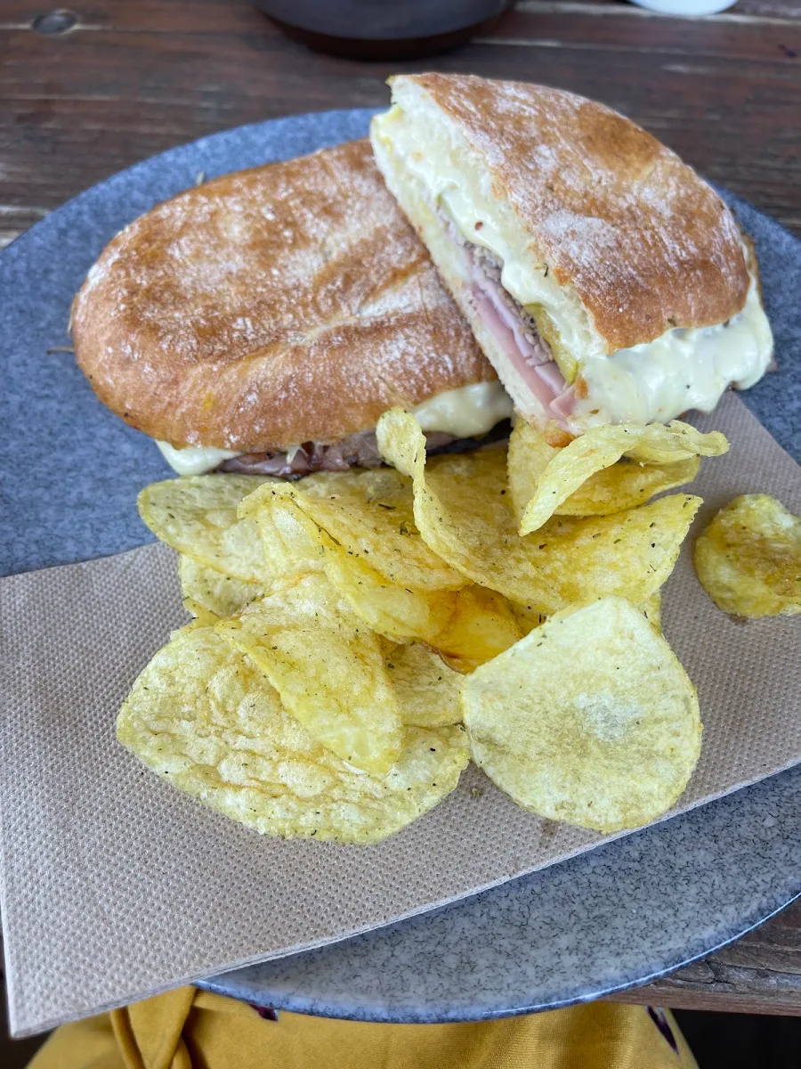 Breaky Roll, The Agrestic Grocer