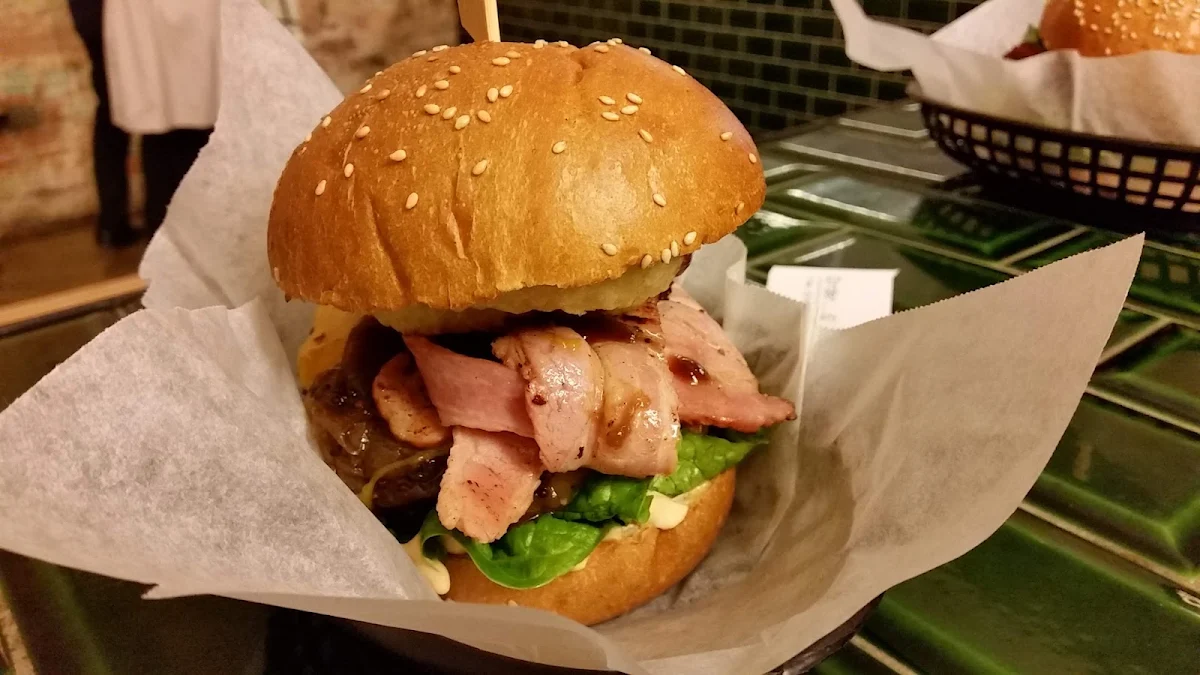 Highlights, Chew Burger