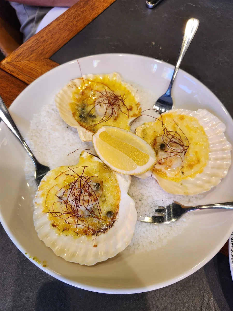 Scallops, Birdcage Dining Room & Garden Bar