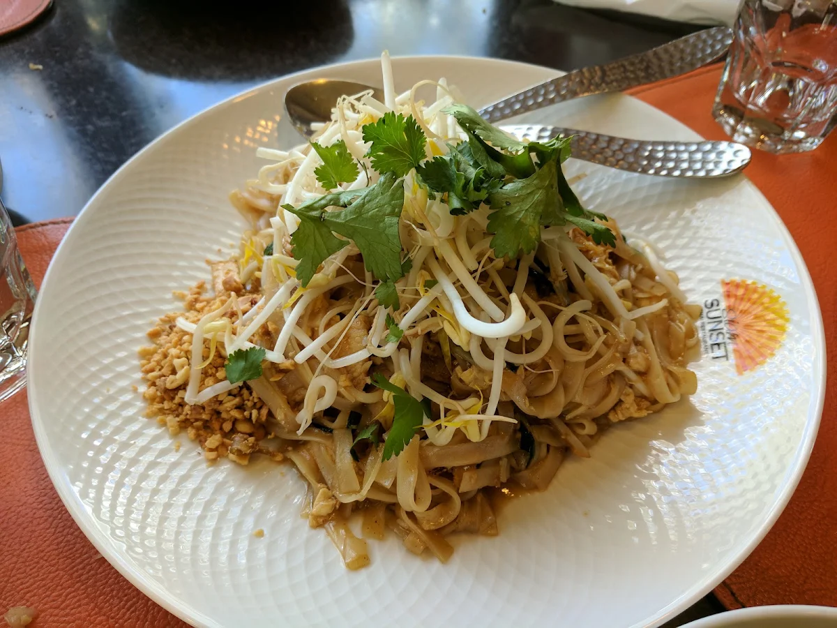Highlights, Siam Sunset Kenmore Thai