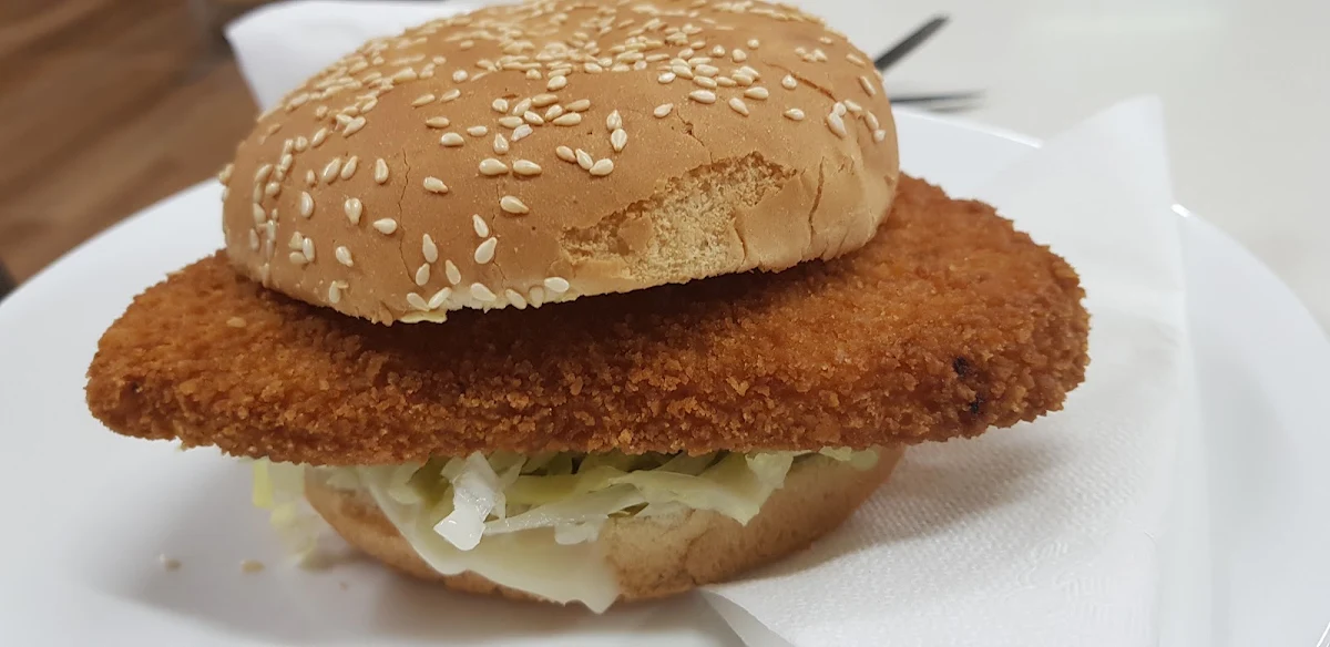 Chicken Burger, Burgie's Burger Bar & Cafe