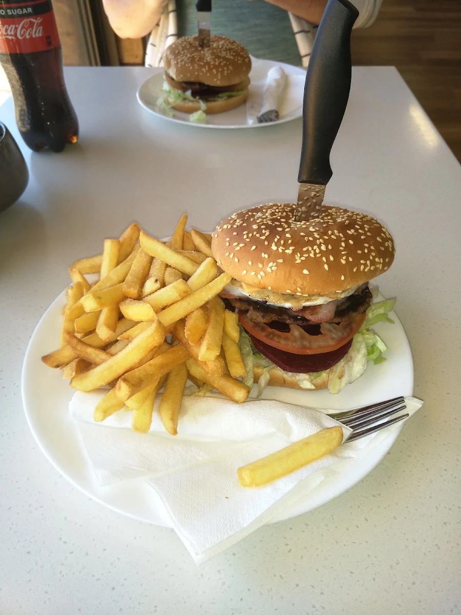 Plain Hamburger, Burgie's Burger Bar & Cafe
