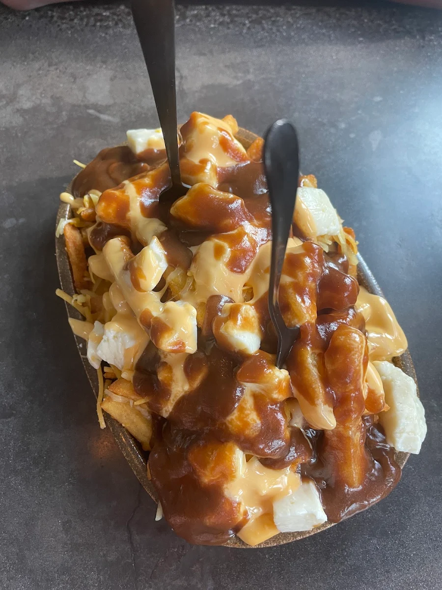 Poutine, Brüger