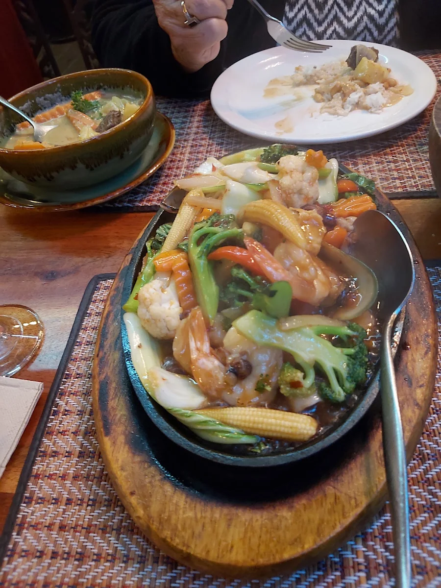 Sizzling Seafood Combination