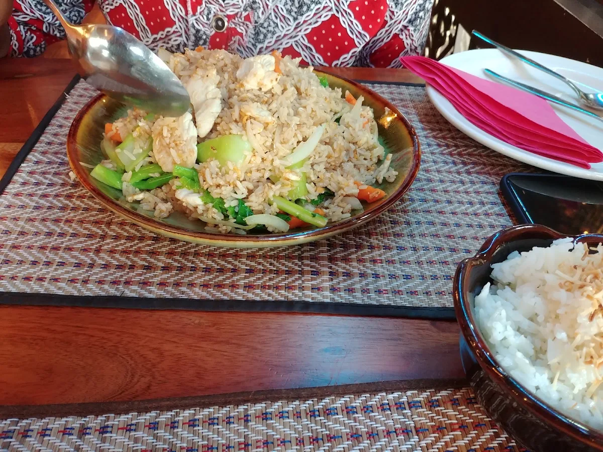 Steamed Rice Chicken Lo Mein