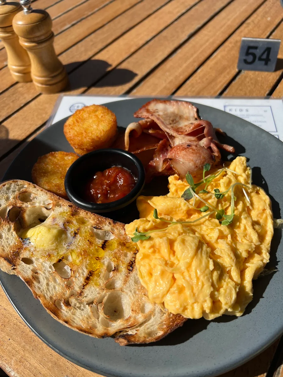 Bacon and Egg Breakfast, Boathouse
