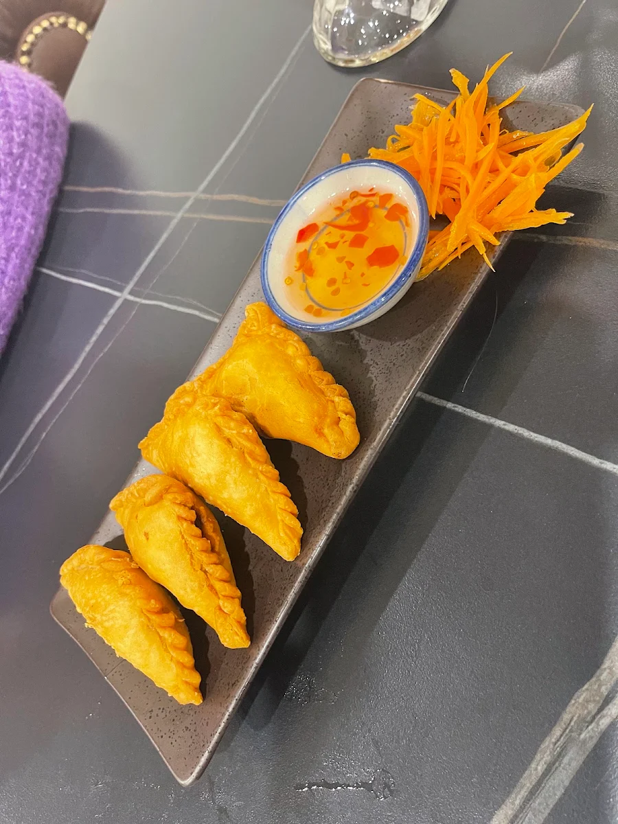 Curry Puffs, Padthai @ Margaret Street