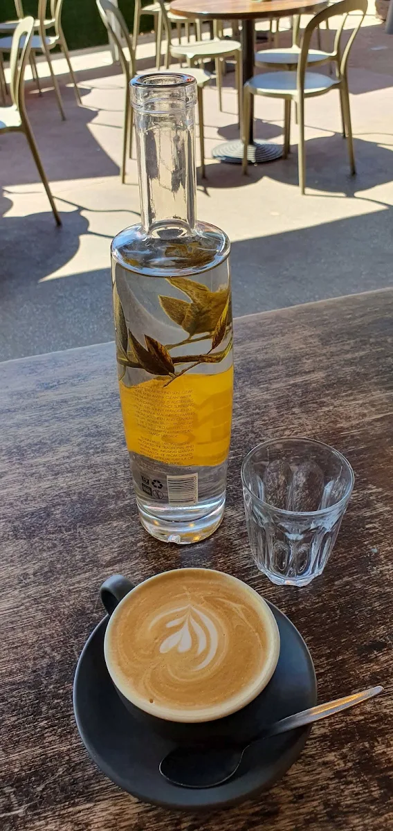 Highlights, Cafe Limoncello