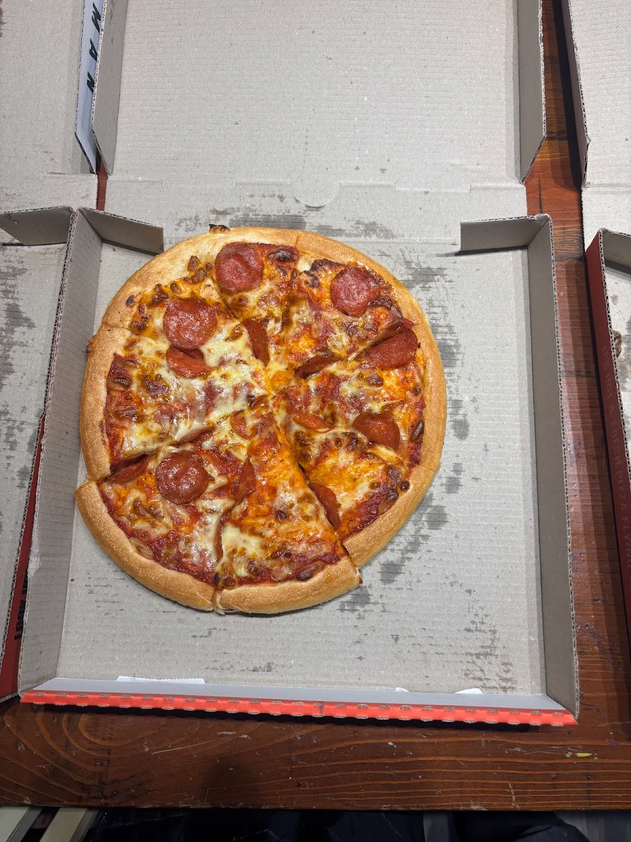 Highlights, Pizza Hut Hollywood Plaza