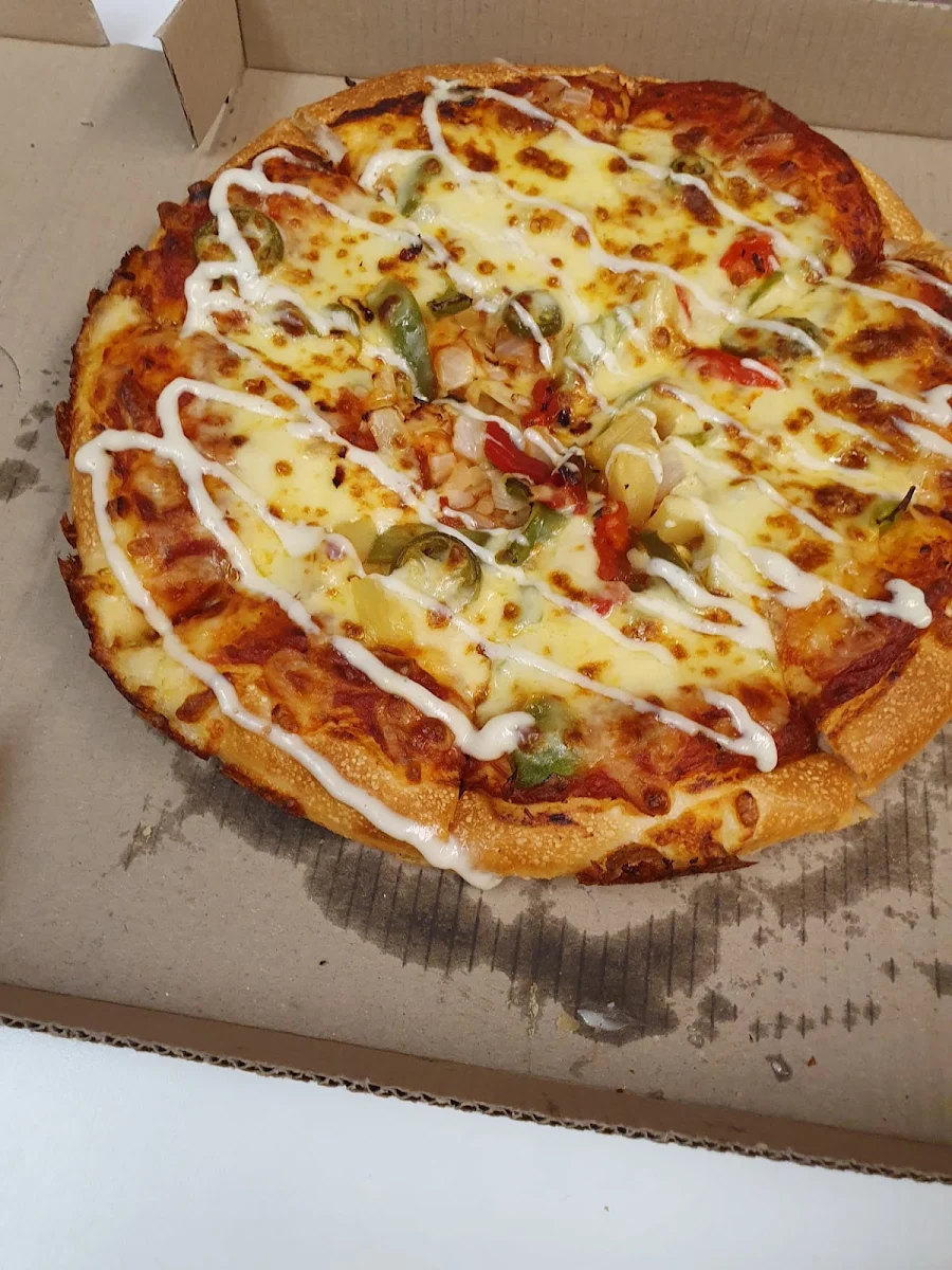 Highlights, Pizza Hut Hollywood Plaza