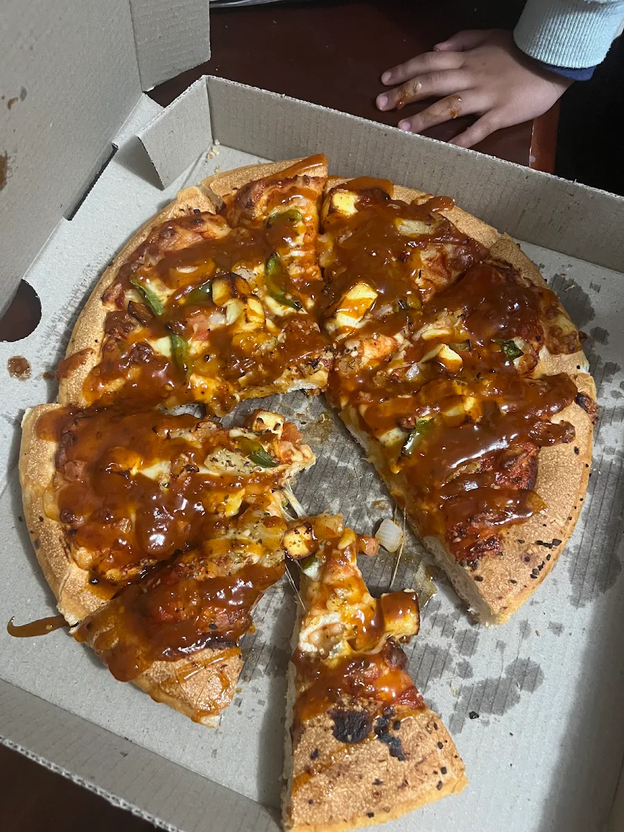 Highlights, Pizza Hut Hollywood Plaza