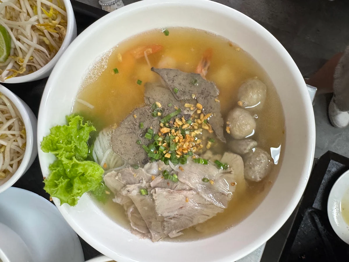 Highlights, Cambo restaurant