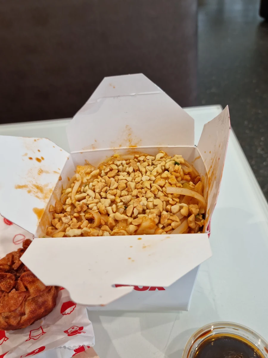 Chicken Pad Thai Noodles