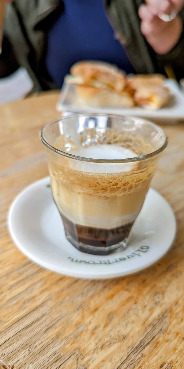 Macchiato, Oliver Brown