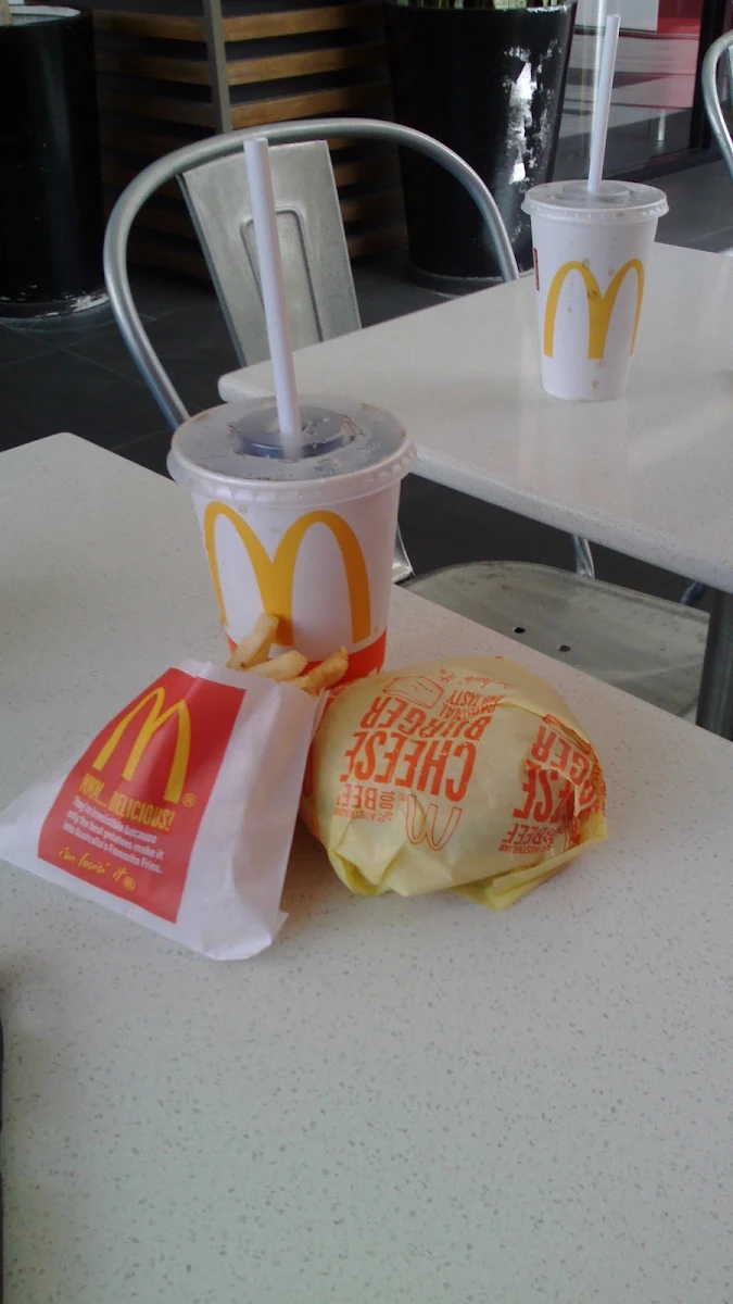 Cheeseburger, McDonald's Greta