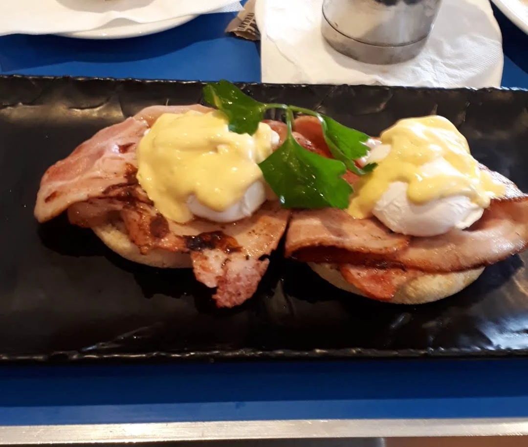 Eggs Benedict, Lazy Moe's Ballarat