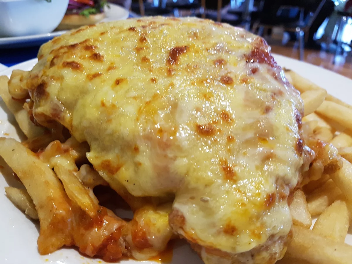 Parma & Chips, Lazy Moe's Ballarat
