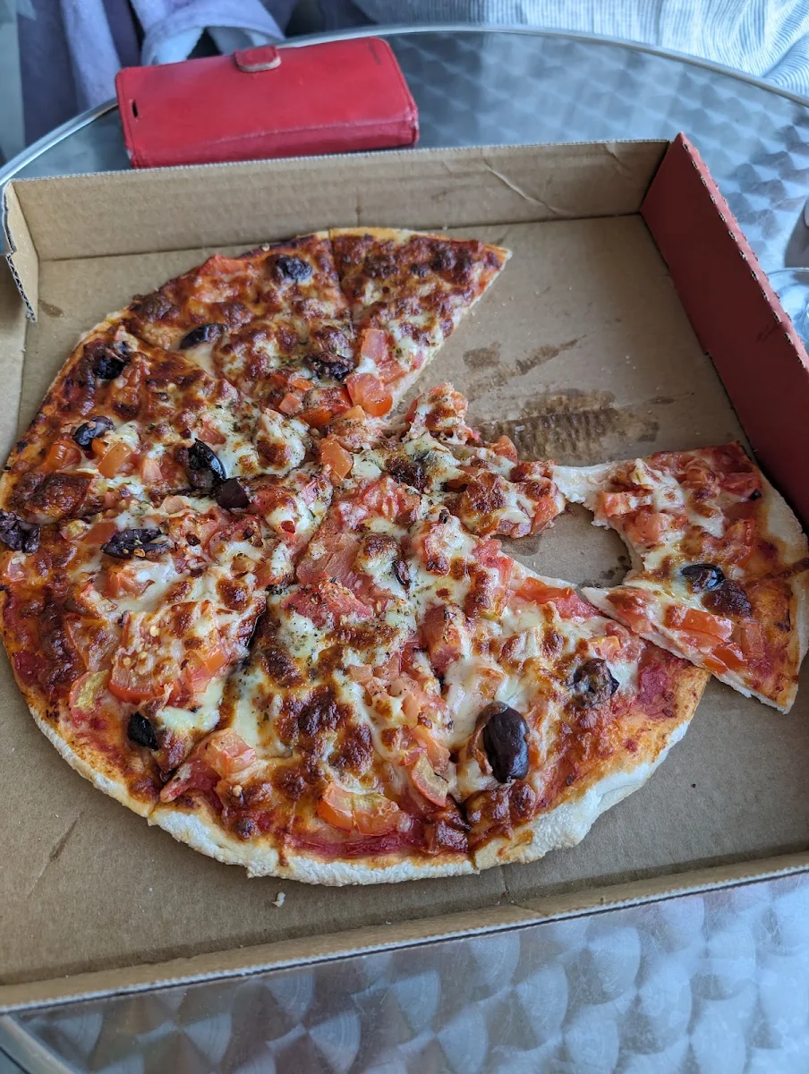 Highlights, Mia Pizza Deliveries