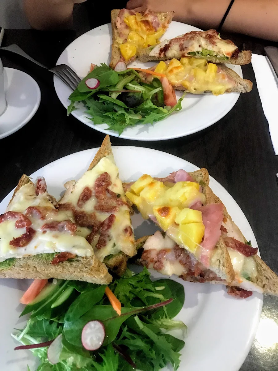 Highlights, Rosewood Cafe