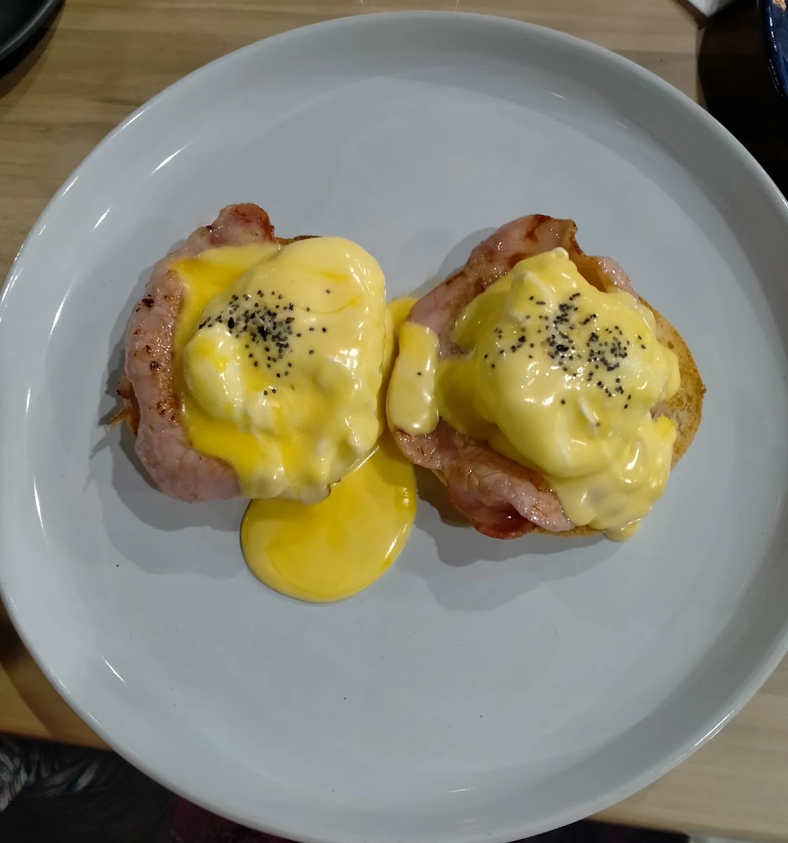 Eggs Benedict, Naughty or Nice Cafe