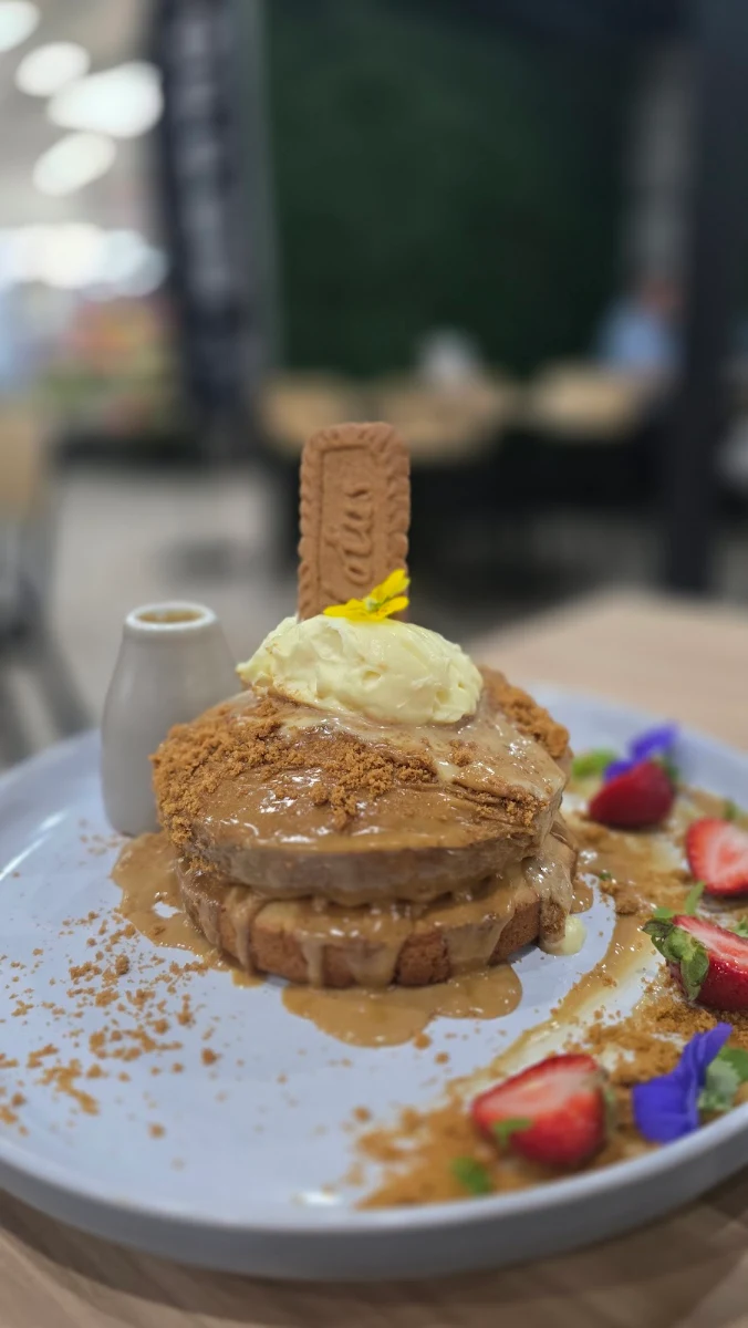 Highlights, Naughty or Nice Cafe