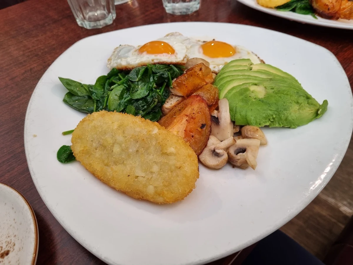 Highlights, Xpose Cafe