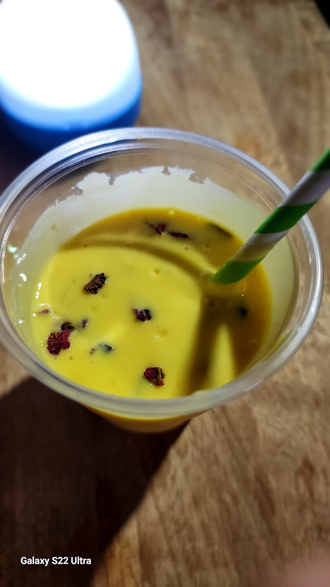 Mango Lassi, Jugnu Tikka Corner