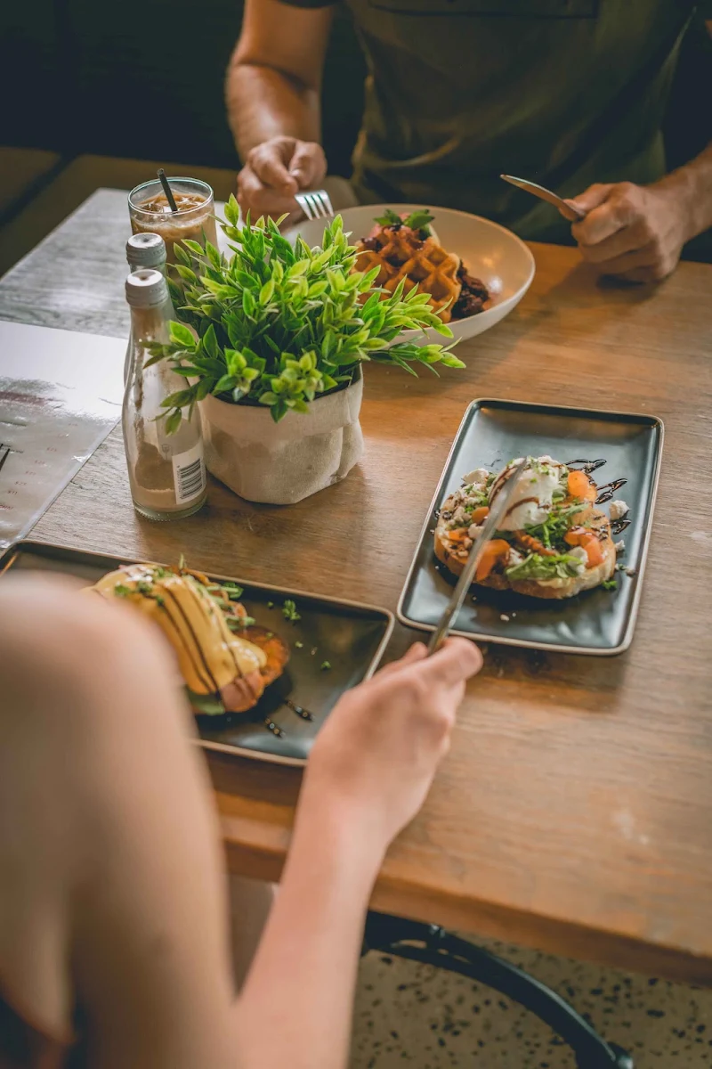 Highlights, Lil'Ripper Cafe, Bar & Bistro
