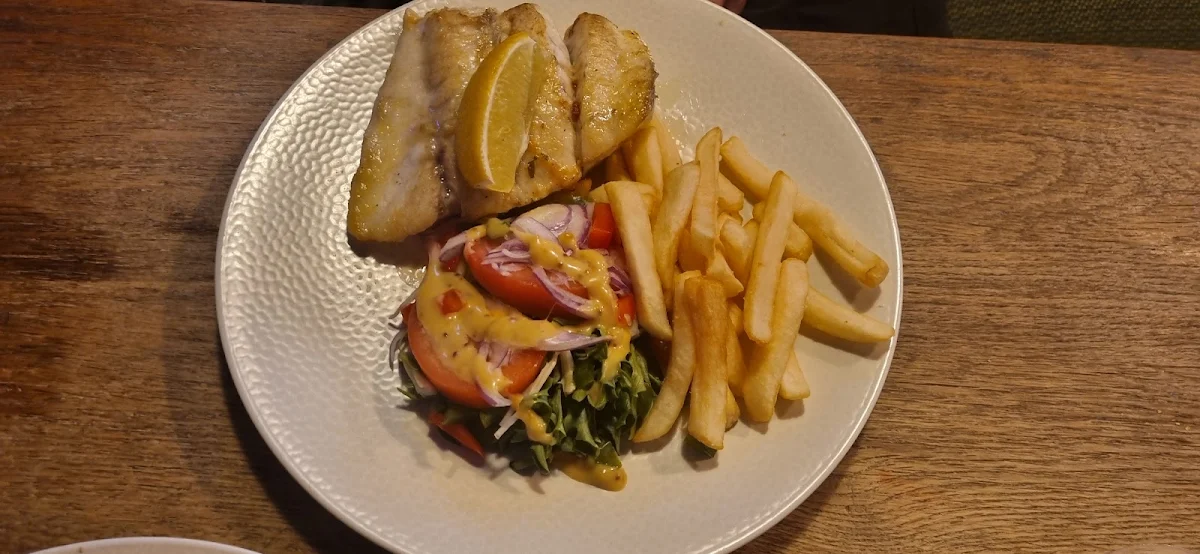 Highlights, Lil'Ripper Cafe, Bar & Bistro